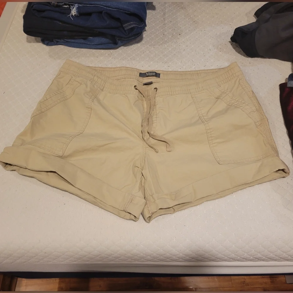 Shorts - Picture 1 of 2